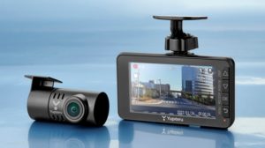 業界最大級の大画面モニター搭載、前後2カメラドラレコをユピテルが新発売