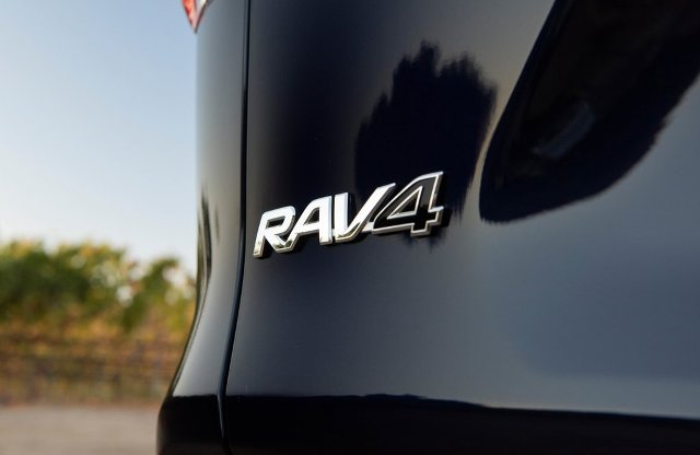 新型RAV4のフルモデルチェンジとマイナーチェンジ
